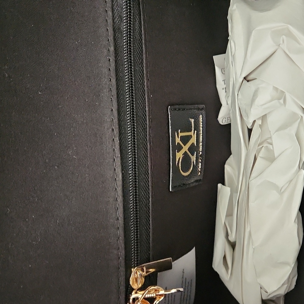Christian Lacroix Elegant Black Women's Clutch With Gold Chain Straps - Picture 3 of 8